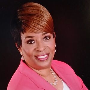 Meet your Posher, Ramona